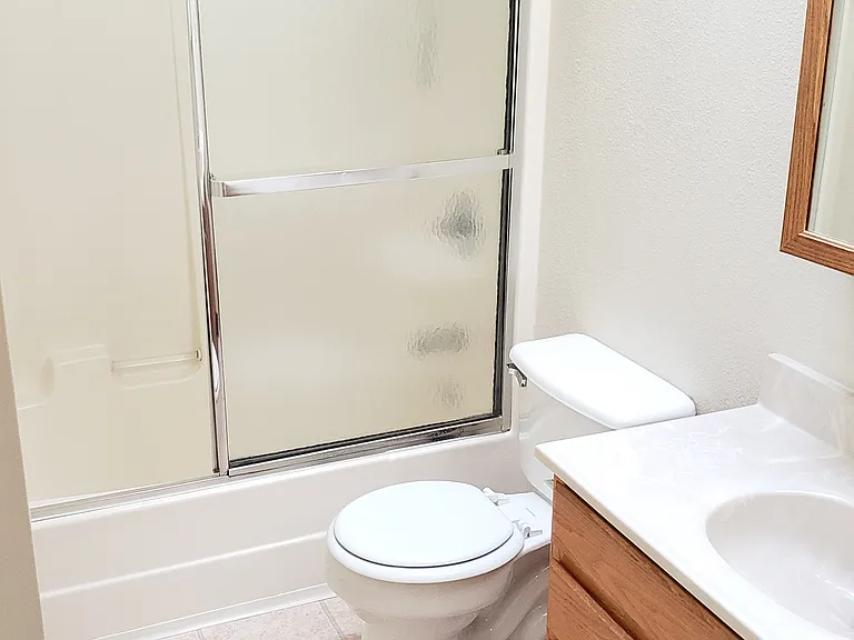 Sunset Vista Apartments — Photo 8