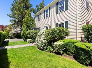 8 Sylvan St, Newport, RI 02840