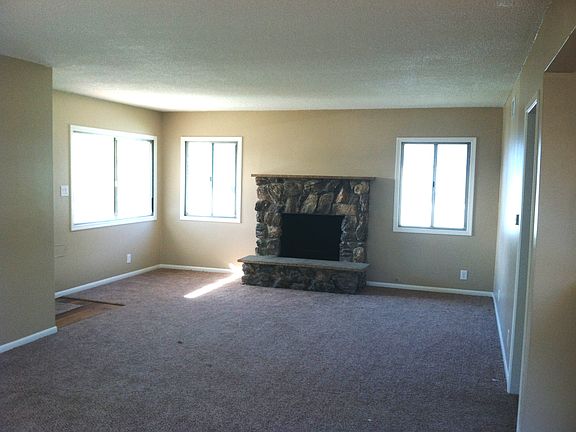 3rd image of 3427 W 110th St