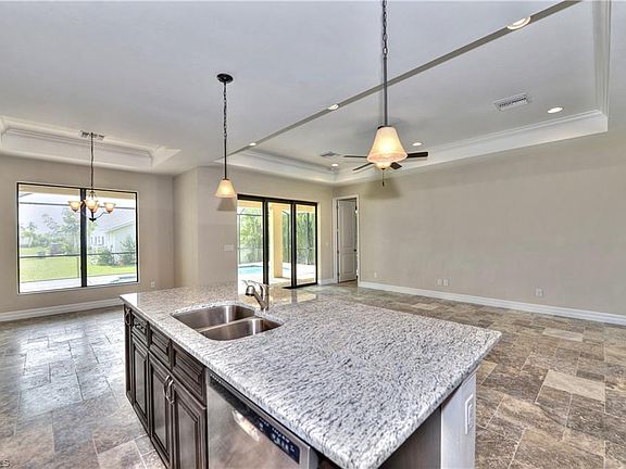 5th image of 445 NW 37th Pl