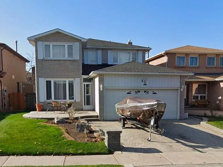 43 Chadwick Dr — Photo 1