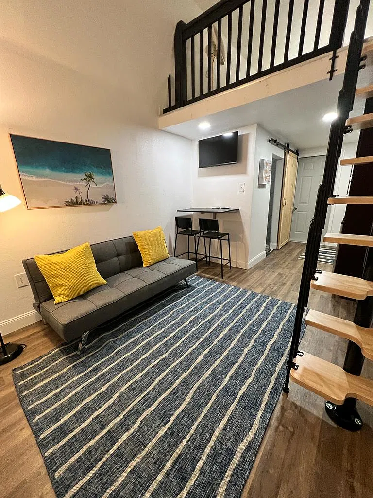 1 bed, 400 sqft, $1,350 — Photo 1