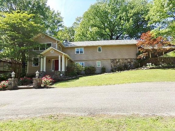 2nd image of 1591 Laura Ln