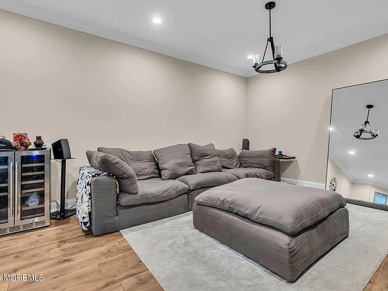 196 Shinnecock Dr — Photo 6
