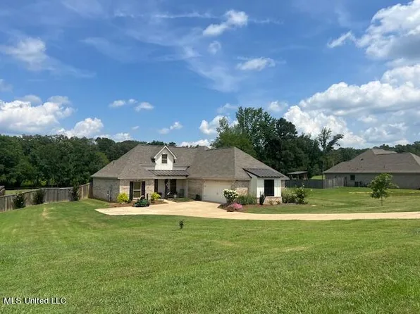 340 Driftwood Ln, Florence, MS 39073
