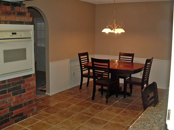 4th image of 11801 Price Dr