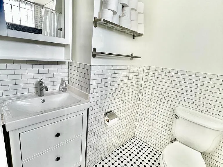 416 E Main St #305 — Photo 6