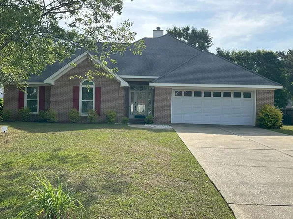 104 Asia Ct, Headland, AL 36345