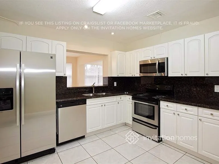 781 SW 64th Ter — Photo 7
