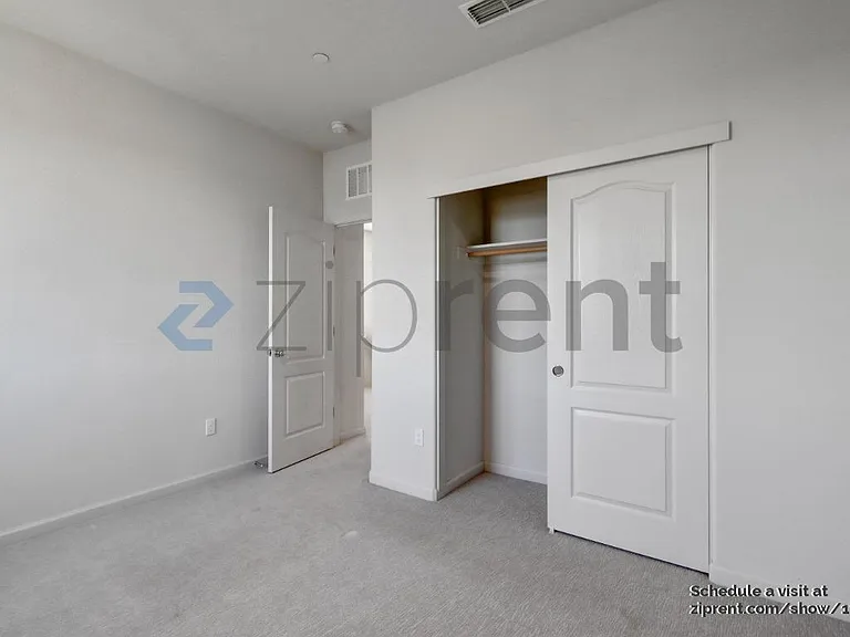 1474 Dorrington Ln — Photo 15
