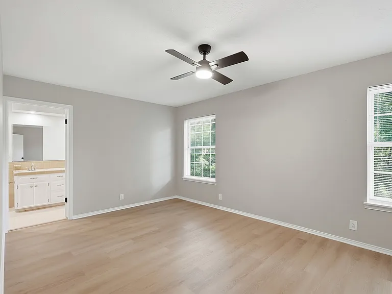 6815 Lyre Ln — Photo 30