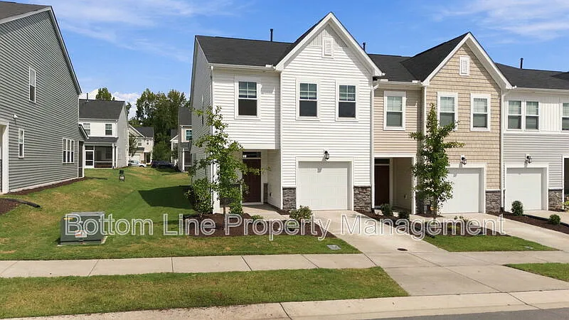 3 bed, 2.5 bath, 1792 sqft, $1,995 — Photo 4