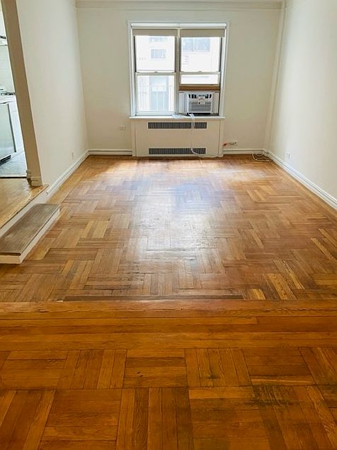 1st image of 210 W 19th St APT 4E