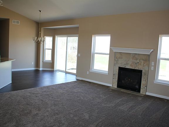 5th image of 4452 Pondview Dr