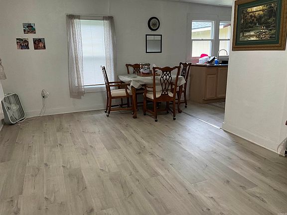 4th image of 2210 Missouri Ave