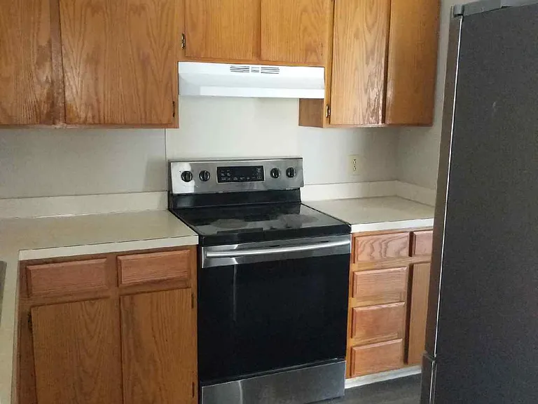 510 Park Ct — Photo 3