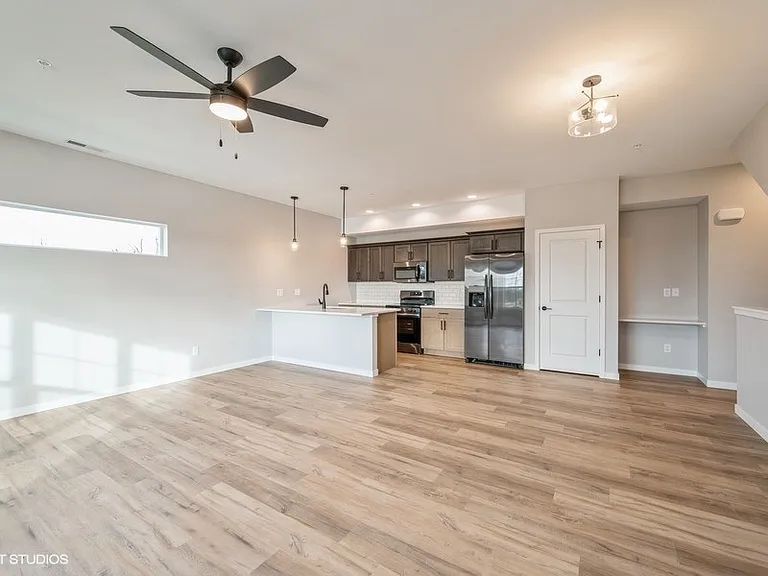 Rookwood Commons — Photo 10