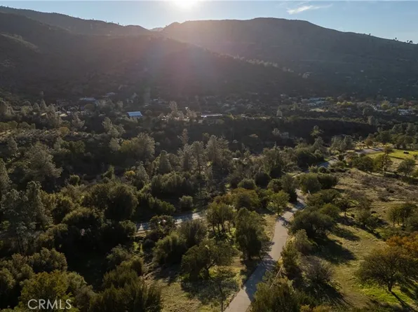 967 Bodfish St, Bodfish, CA 93205