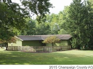 1005 Hillside Ln, Mahomet, IL 61853