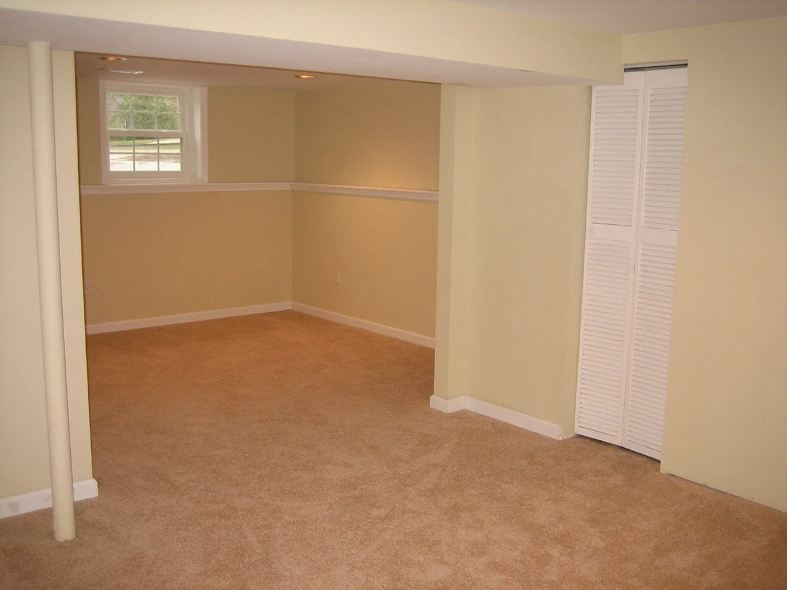 4 bed, 2.0 bath, 2217 sqft, $2,500 — Photo 4