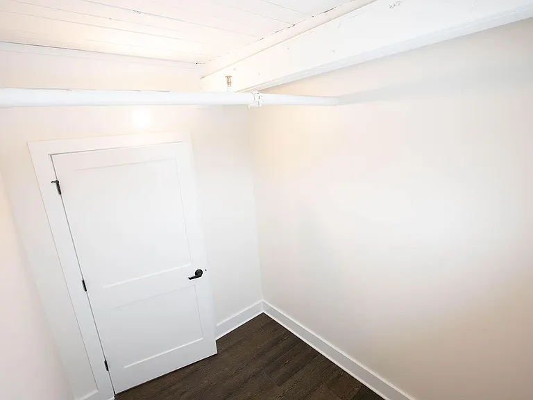 411 W Portage Ave #7 — Photo 4