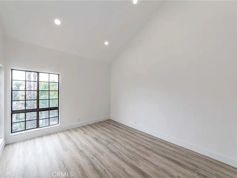 941 W Carson St #306 — Photo 11