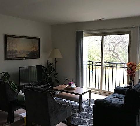 2nd image of 2123 Glencoe Hills Dr APT 8