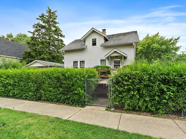 1323 State St, Dekalb, IL 60115