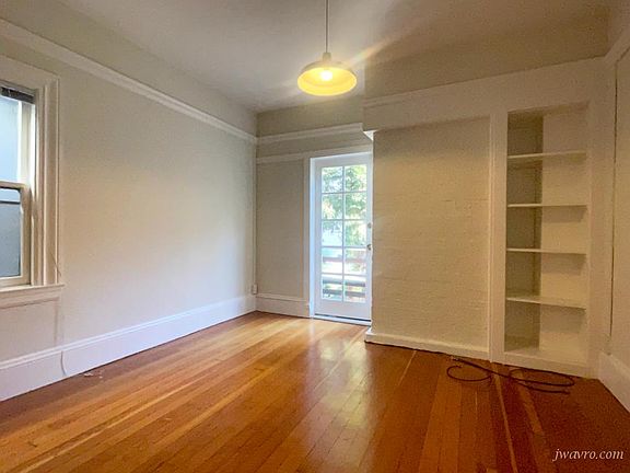 3rd image of 2906 Van Ness Ave APT 4