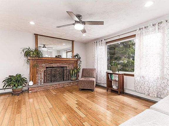 5th image of 40 Northup St