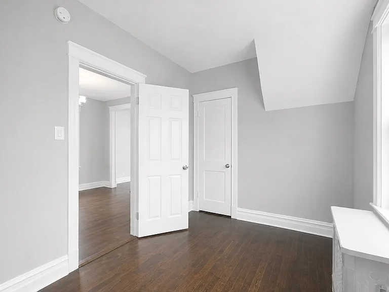 1427 S 58th Ave #1 — Photo 2