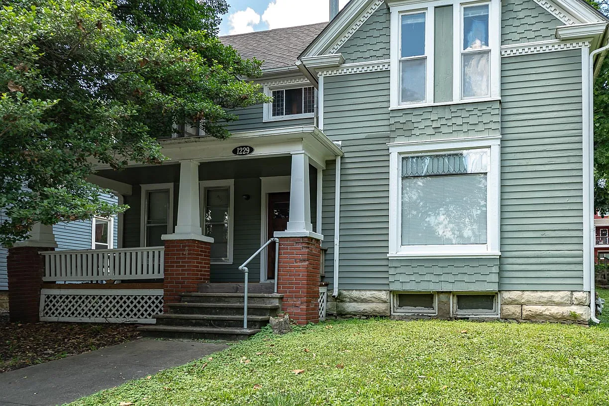 4 bed, $3,700 — Photo 2