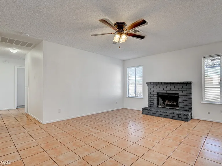 707 Honeybee Ct — Photo 7