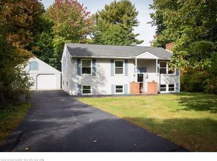 3 Crestwood Dr, Biddeford, ME 04005