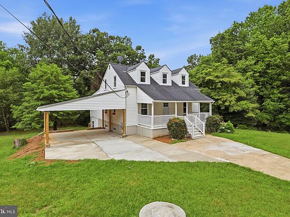 4th image of 105 Simmons Ln