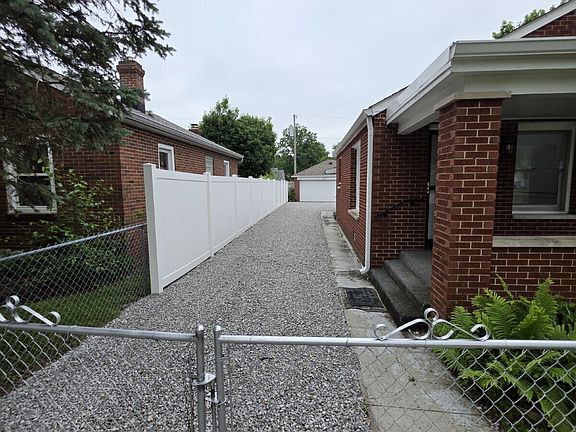 3rd image of 2411 Harlan St