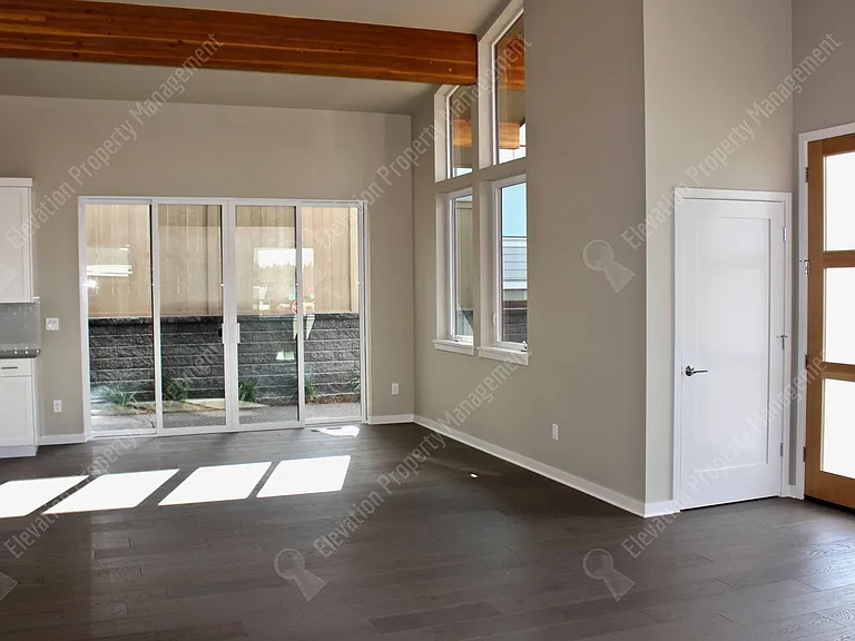 3038 NW Clearwater Dr — Photo 6
