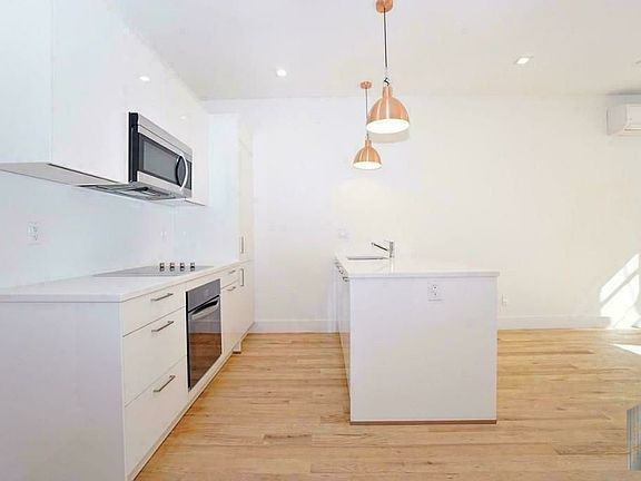 4th image of 1477 Pacific St APT 2R