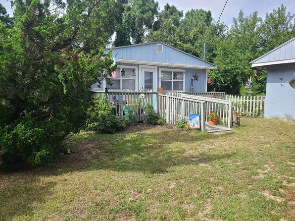 3929 Shelby Ave, Kitty Hawk, NC 27949