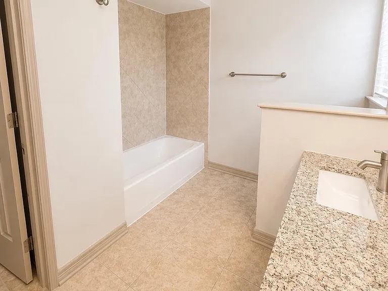 7806 Williams Ave — Photo 9