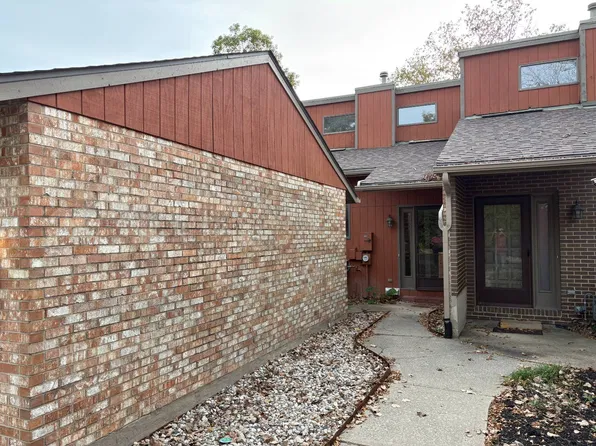 1106 Redbluff Dr, Dayton, OH 45449