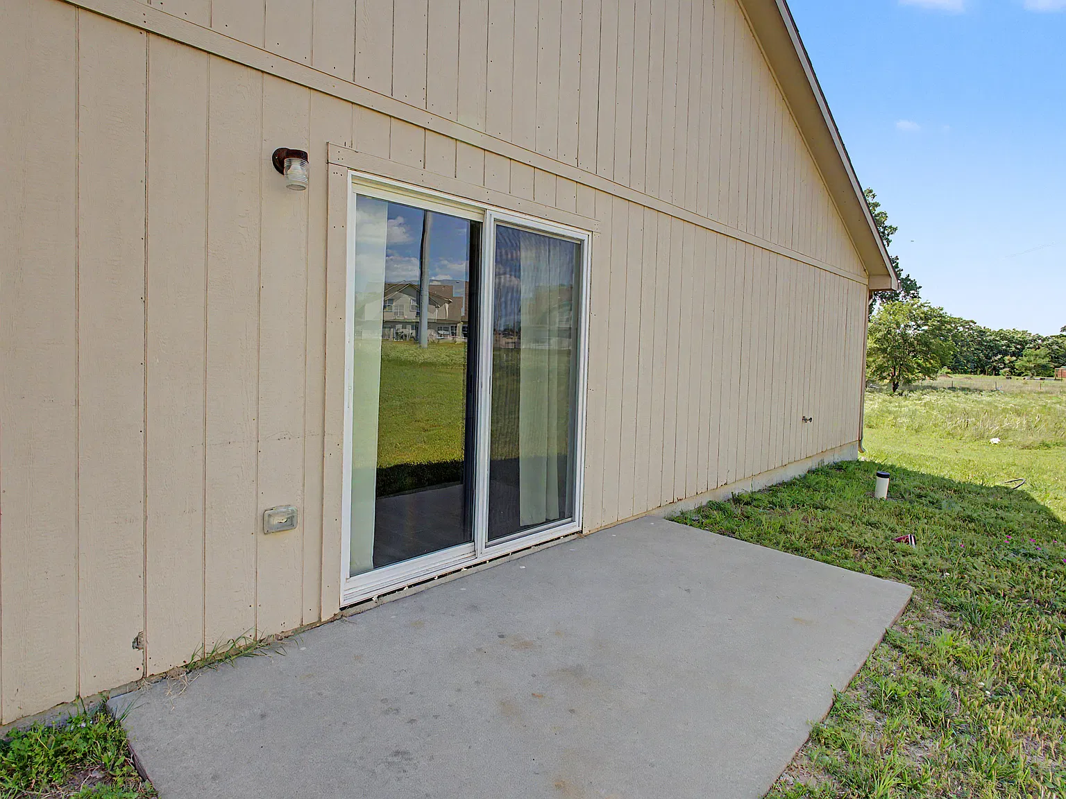 3 bed, 1126 sqft, $1,450 — Photo 4