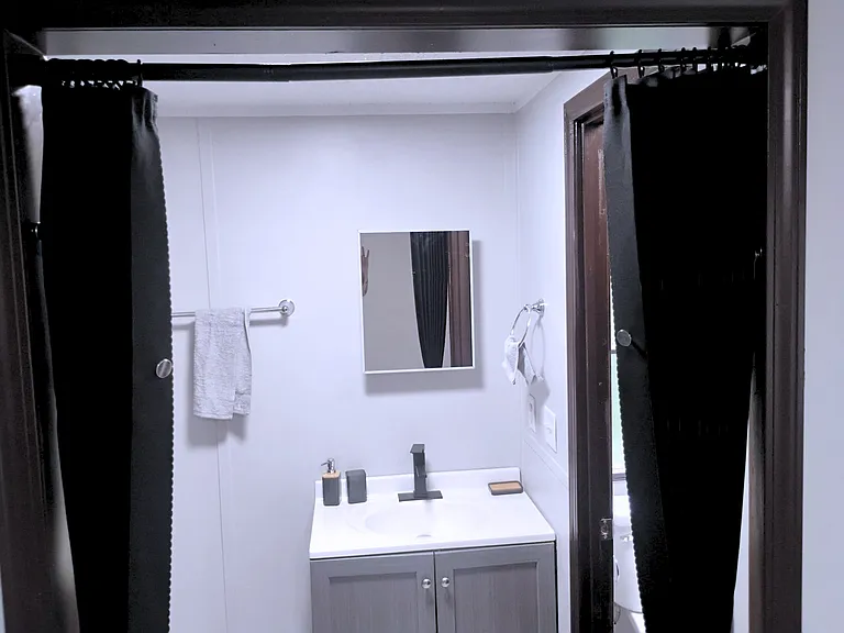 1100 W Locust St #32 — Photo 11