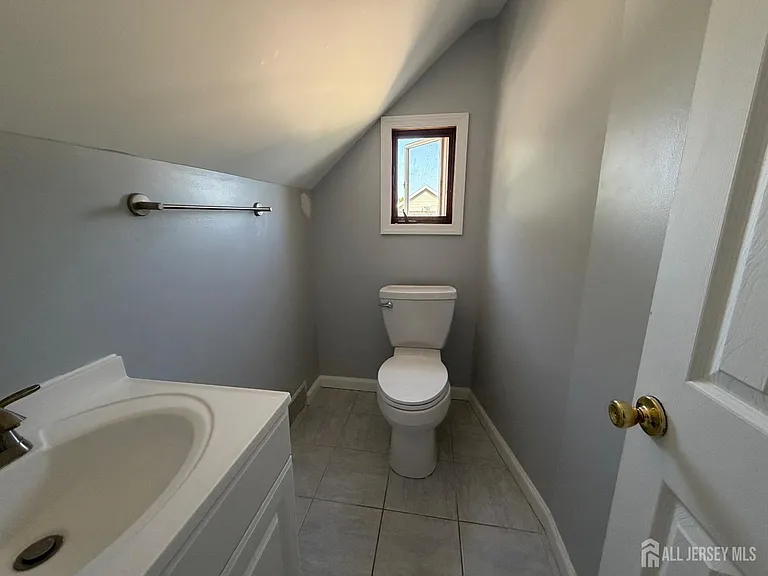 150 Patricia Ave — Photo 10