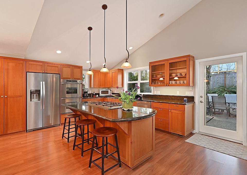 1st image of 1765 96th Ave NE