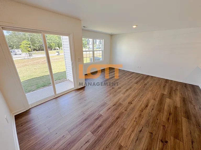 202 Hunthill Rd — Photo 12