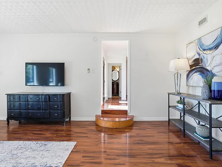 13004 Esplanade St — Photo 27