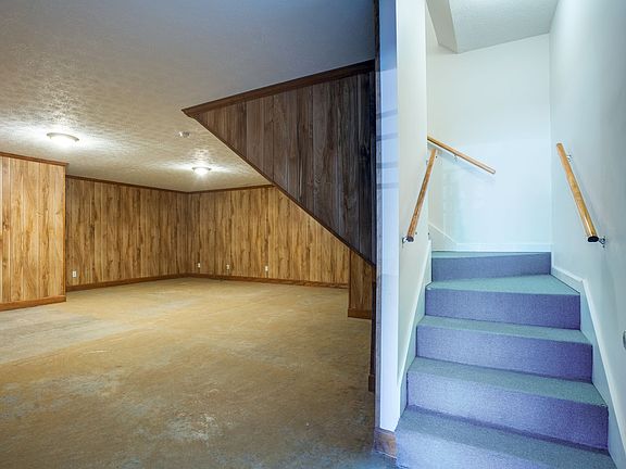 27th image of 134 N Harris Rd