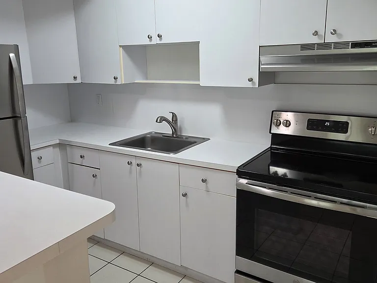 6530 Lake Patricia Dr #E15 — Photo 2