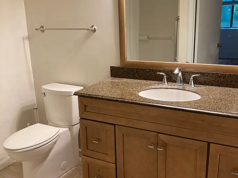 4002 Governors Sq #3 — Photo 7